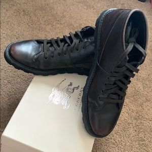 Burberry chestnut boot